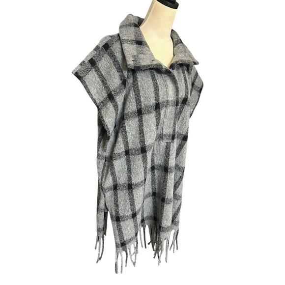 Zara Womens Wool Blend Gray Plaid Oversized Poncho Fringe Pocket Sweater Sz S - Picture 5 of 11